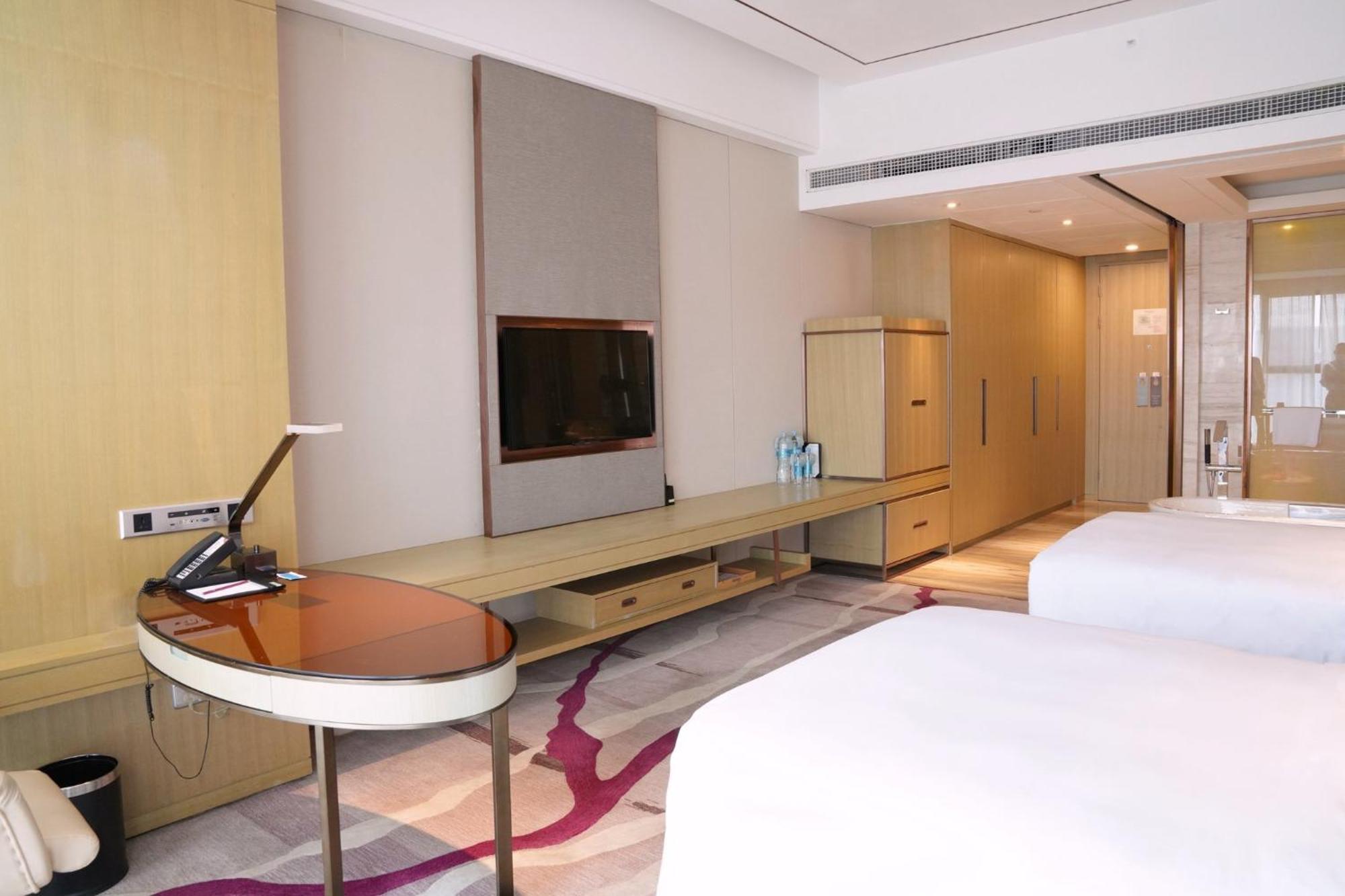 מלון Crowne Plaza Yibin By Ihg מראה חיצוני תמונה